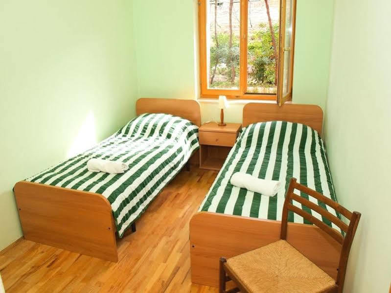 Santic Hotel Postira Exterior foto